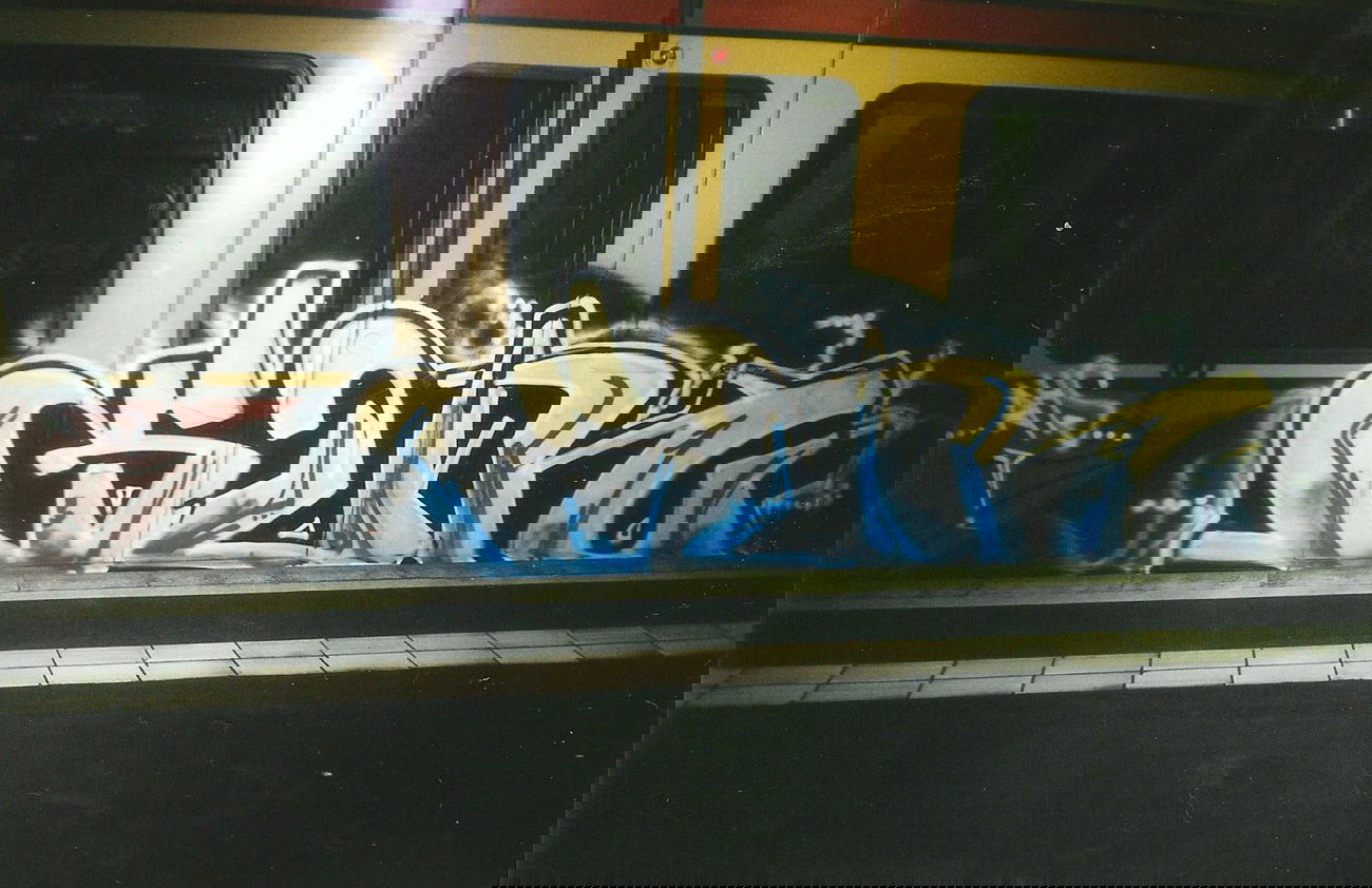Graffiti Train in Berlin - Photo by COLLECTOR - Sun, RHS, Berlin (2003)