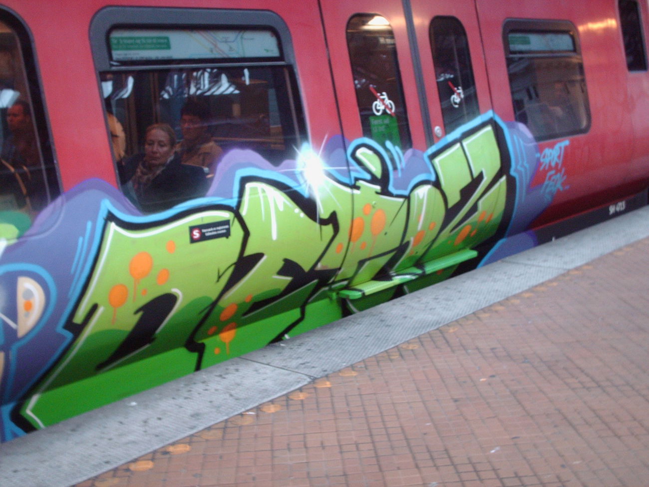 Graffiti Train in Copenhagen - Photo by COLLECTOR - Detoz, Copenhagen, Denmark (2011)