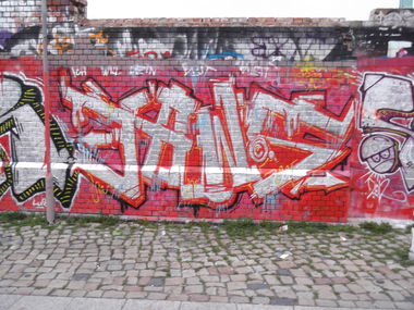 Graffiti Wall in Braunschweig - Photo by COLLECTOR - Jaws, DQ, Braunschweig (2012)