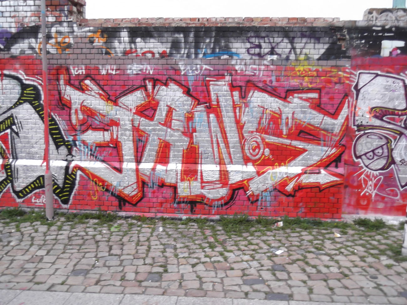 Graffiti Wall in Braunschweig - Photo by COLLECTOR - Jaws, DQ, Braunschweig (2012)