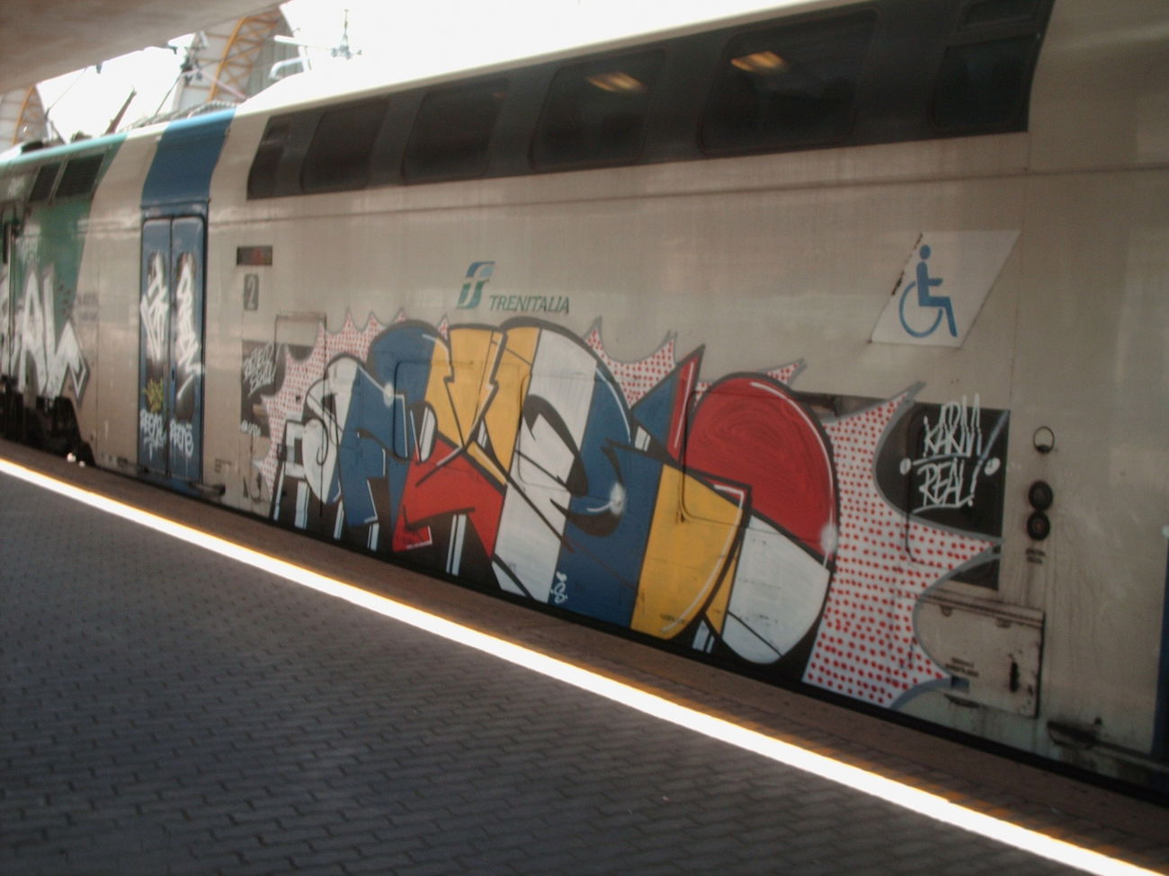Graffiti Train in Rome - Photo by COLLECTOR - Freo, Rome, Italy