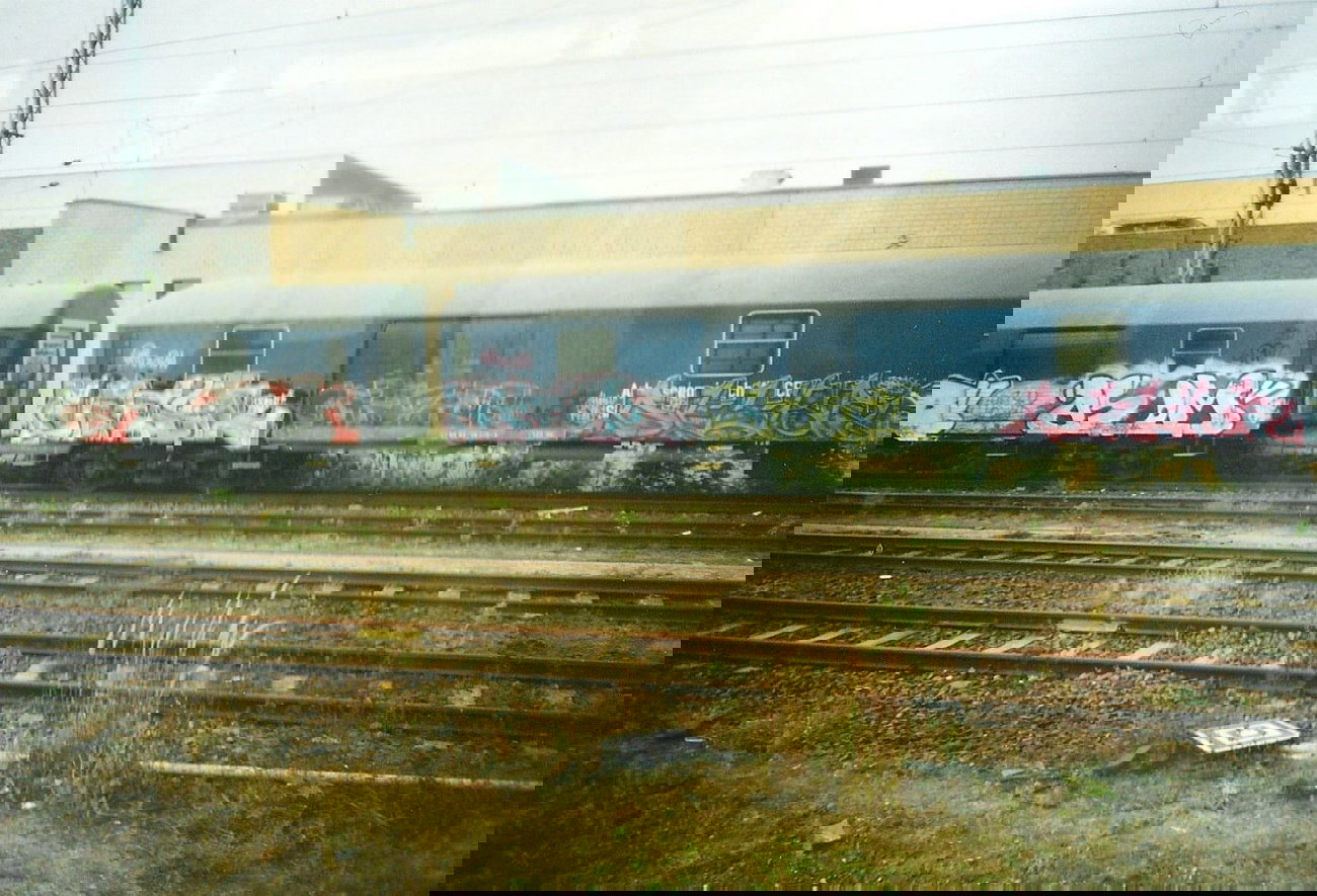 Graffiti Train in Berlin - Photo by COLLECTOR - Asom, Berlin