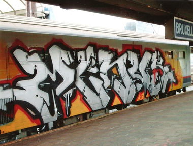 Graffiti Train in Brussel - Photo by COLLECTOR - Minus, Brussel, Bruxelles (2009)