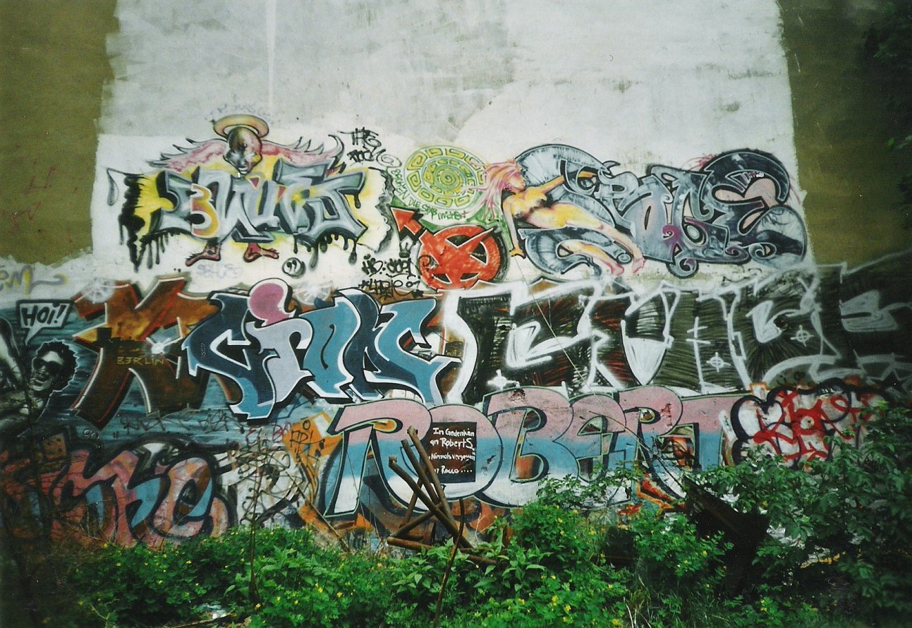 Graffiti Bombing in Berlin - Photo by COLLECTOR - Berlin