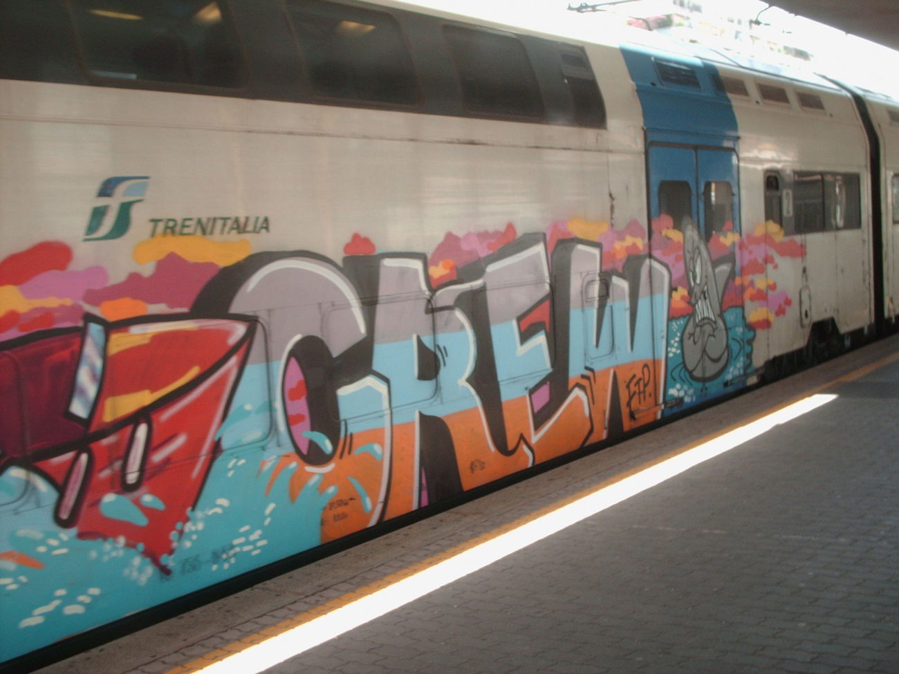 Graffiti Train in Rome - Photo by COLLECTOR - Crew, Fame, Crew (2010)
