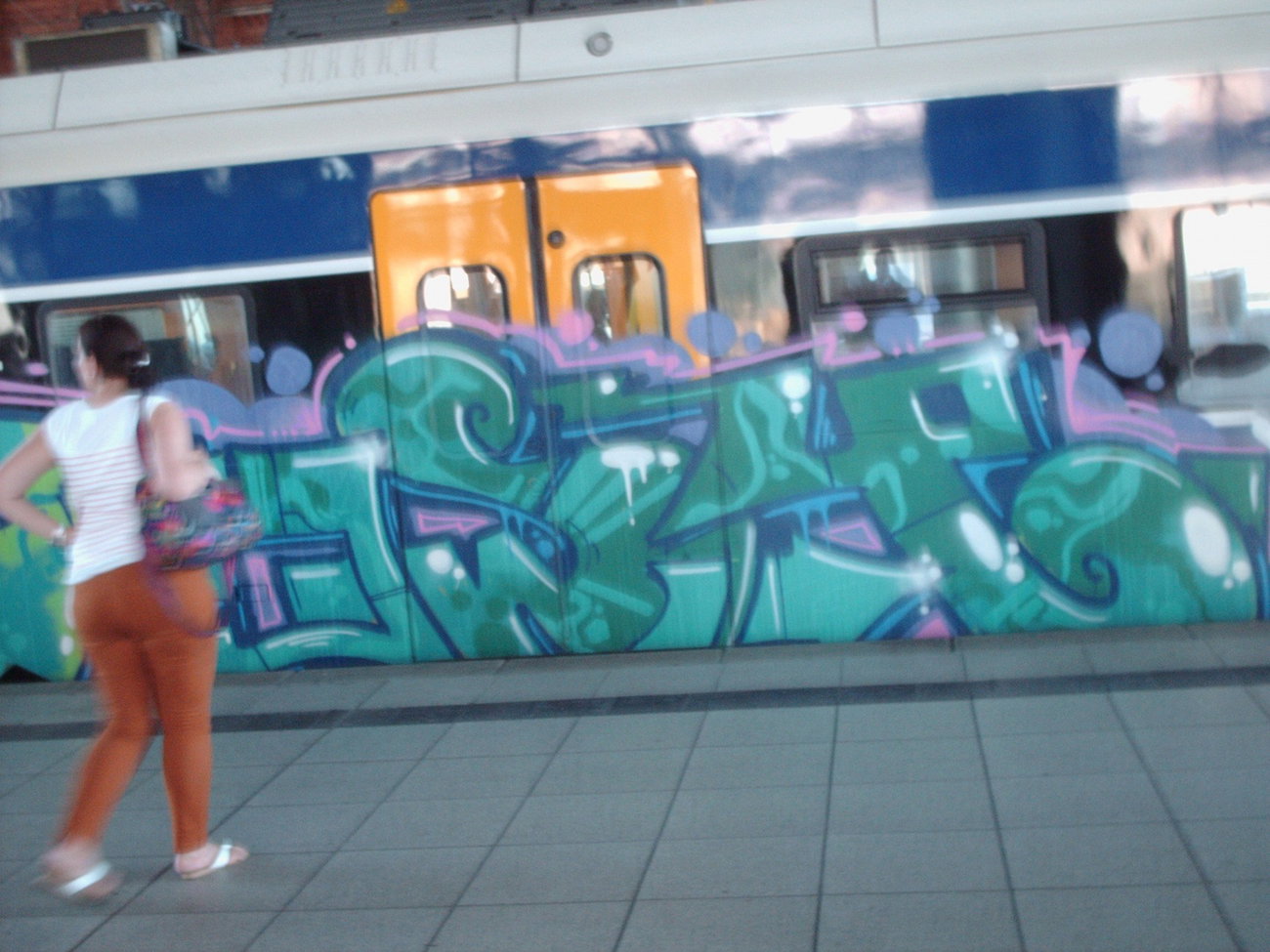 Graffiti in Bremen - Photo by COLLECTOR - Howy, Bremen, Germany (2013)