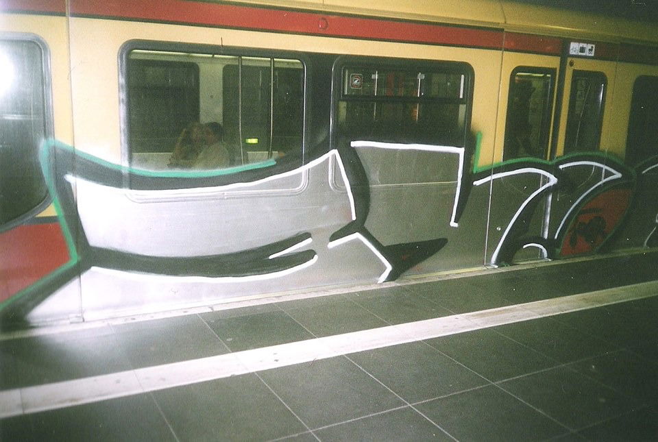 Graffiti Train in Berlin - Photo by COLLECTOR - 3y, Berlin (2004)