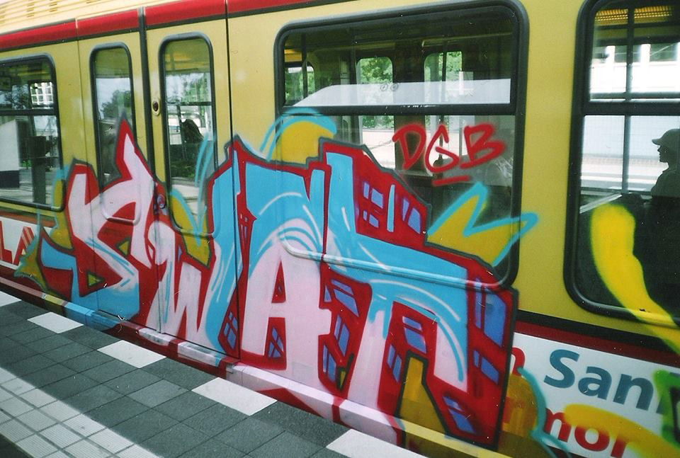 Graffiti Train in Berlin - Photo by COLLECTOR - Swat, DGB, Berlin (2004)