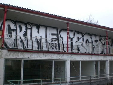 Graffiti Bombing in Hamburg - Photo by CRIMINALCRIME - CRIME, FROST