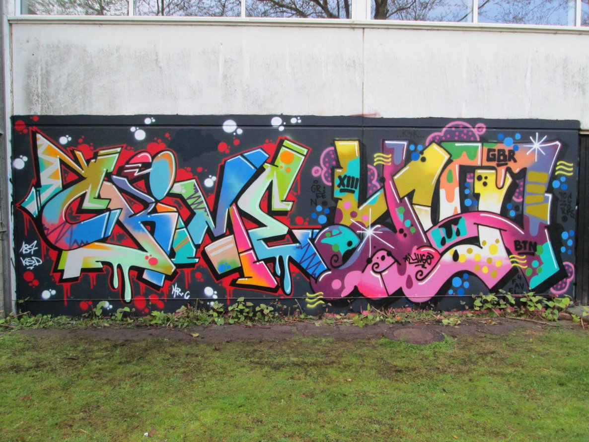Graffiti Wall in Hamburg - Photo by CRIMINALCRIME - CRIME, YUGO
