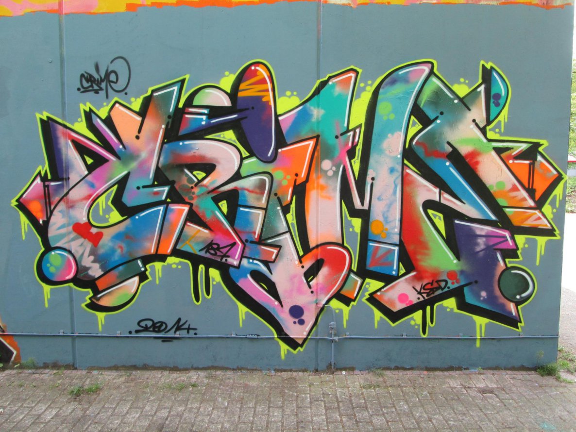 Graffiti Wall in Hamburg - Photo by CRIMINALCRIME - CRIME