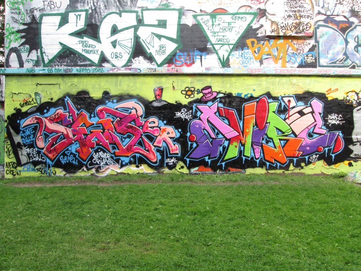 Graffiti Wall in Hamburg - Photo by CRIMINALCRIME - SEISER67, EMIRC57