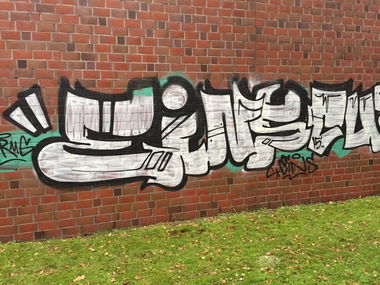 Graffiti Wall - Photo by CUBEONEAKW - Da, hast, du