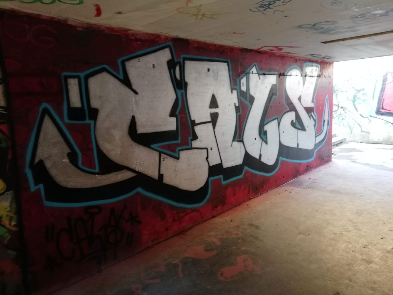 Graffiti Wall - Photo by Cals1 - Cals (2018)