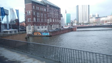 Graffiti Bombing in Hamburg - Photo by Candyflip - gfk, osir, hamburg