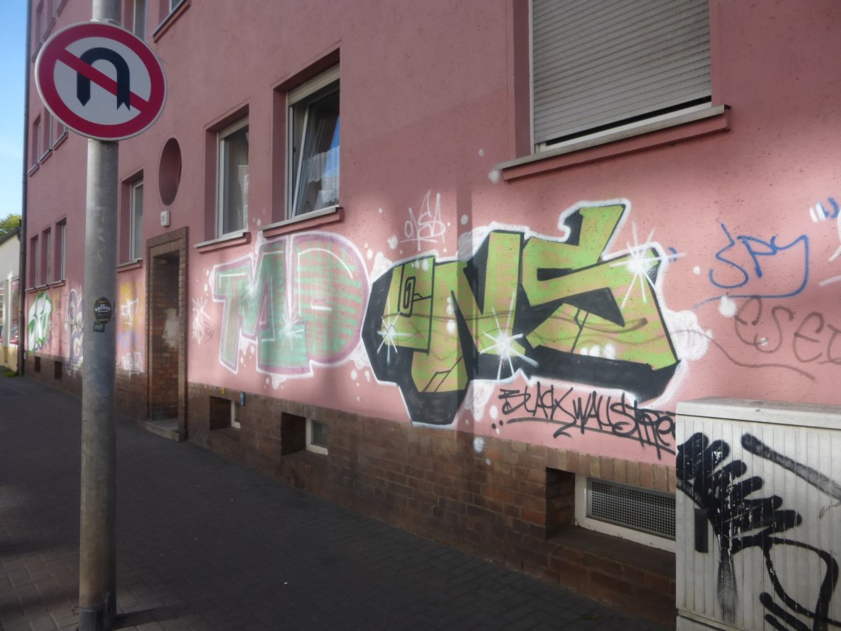 Graffiti Bombing in Magdeburg - Photo by Candyflip - md, ons