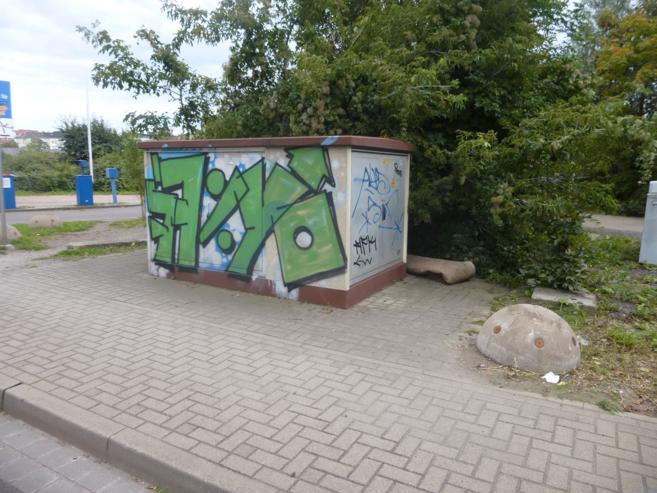Graffiti Bombing in Magdeburg - Photo by Candyflip - mryo, oo, ohoh