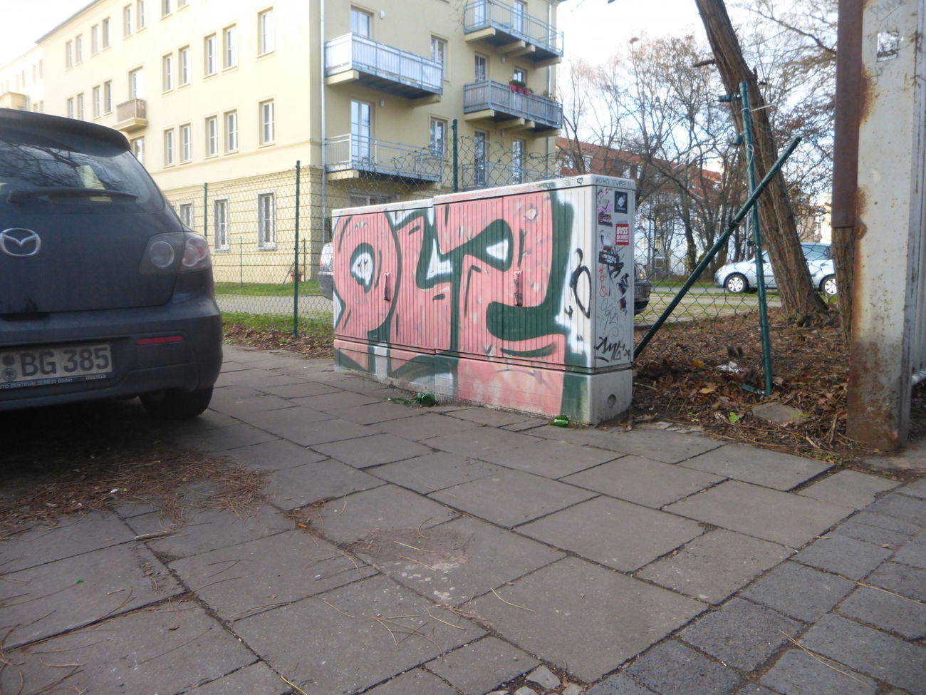 Graffiti Artwork in Magdeburg - Photo by Candyflip - qlz, cools