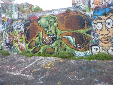 Graffiti Wall in Braunschweig - Photo by Candyflip - monk