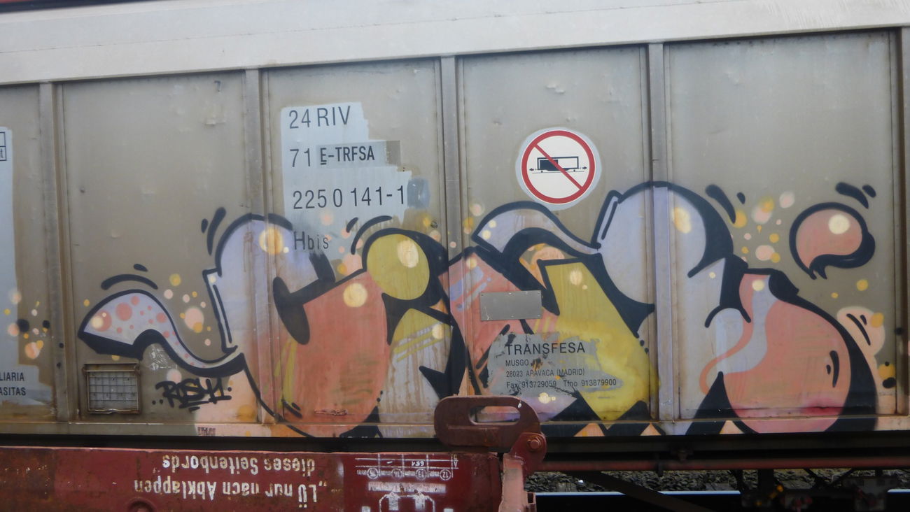 Graffiti Wall in Braunschweig - Photo by Candyflip - cine, braunschweig