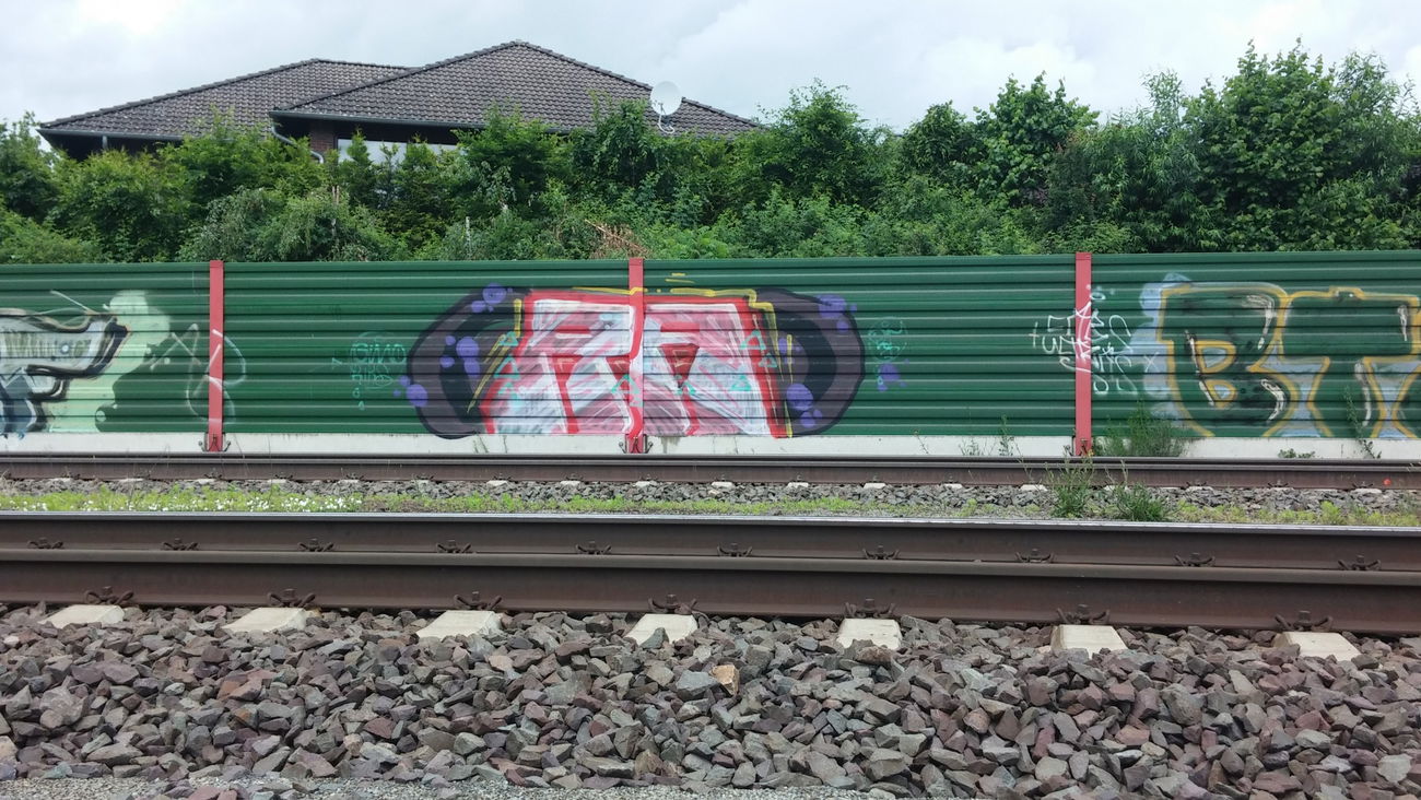 Graffiti Bombing in Deutschland - Photo by Candyflip - ra, braunschweig