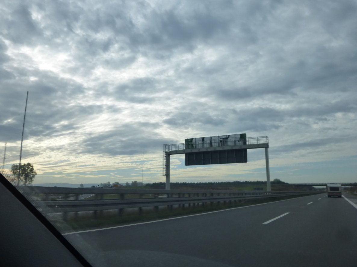 Graffiti Bombing in Cremlingen - Photo by Candyflip - vfl, wolfsburg