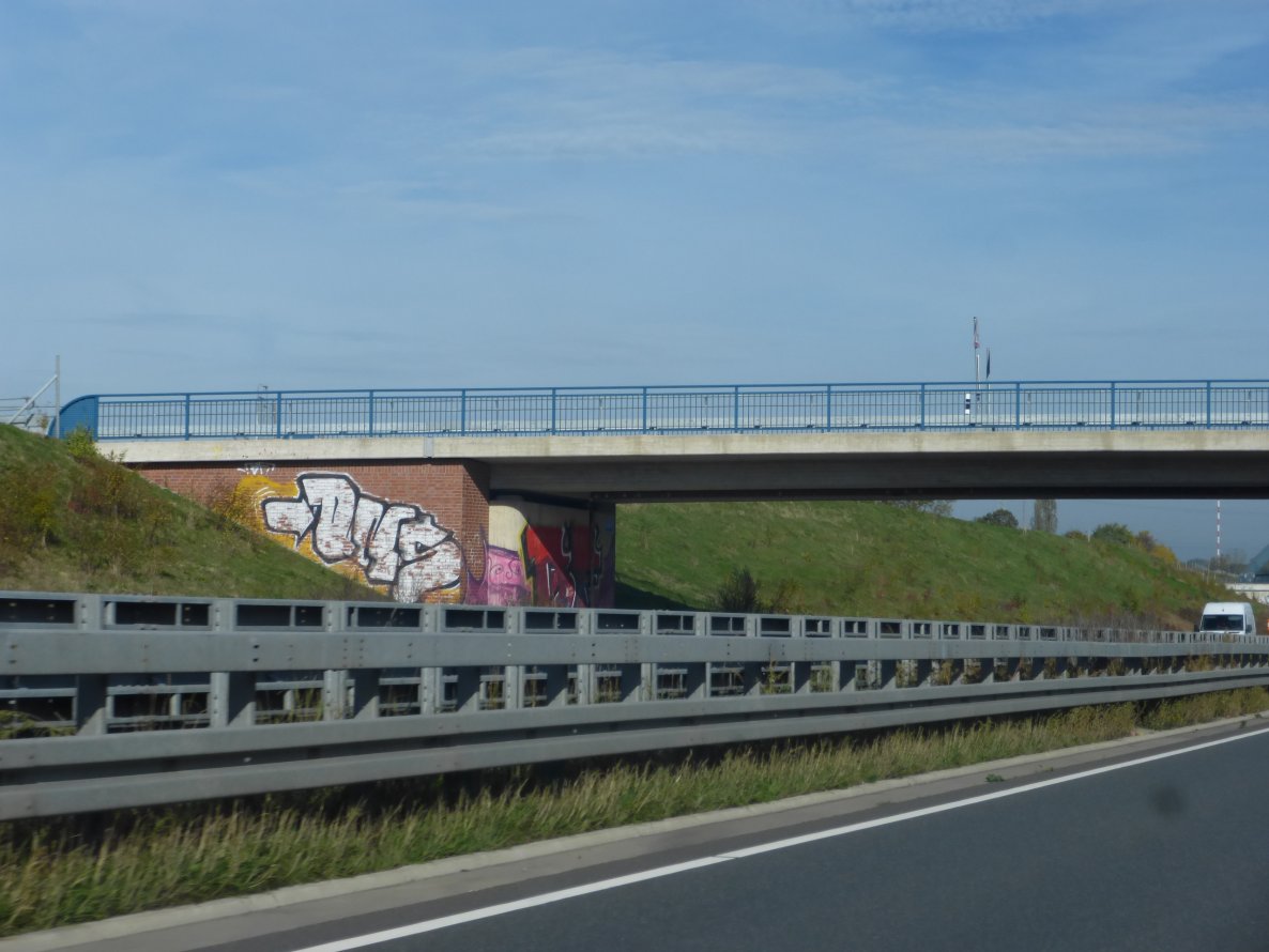Graffiti Bombing in Cremlingen - Photo by Candyflip - ons, braunschweig