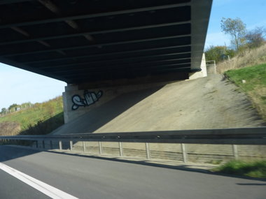 Graffiti Bombing in Cremlingen - Photo by Candyflip - kettensäge, chainsaw, braunschweig