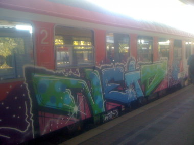 Graffiti Train in Braunschweig - Photo by Candyflip - neid, braunschweig