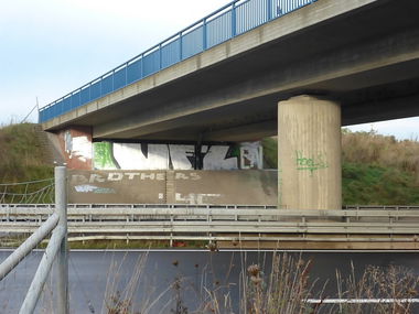Graffiti Bombing in Cremlingen - Photo by Candyflip - vfl, wolfsburg, wb