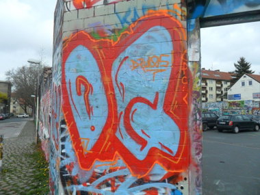 Graffiti Wall in Brunswick - Photo by Candyflip - dq, doqs, druqs