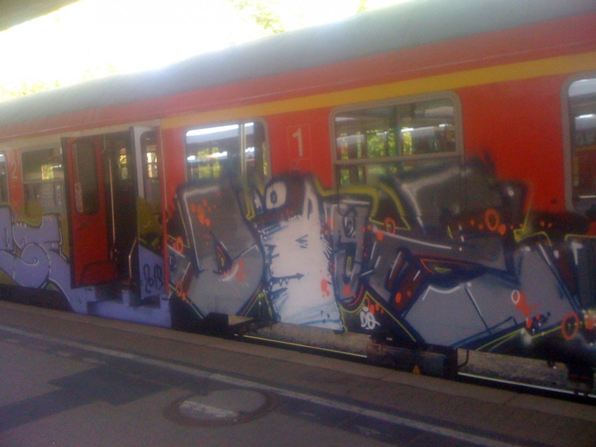 Graffiti Train in Brunswick - Photo by Candyflip - dq, doqs, braunschweig