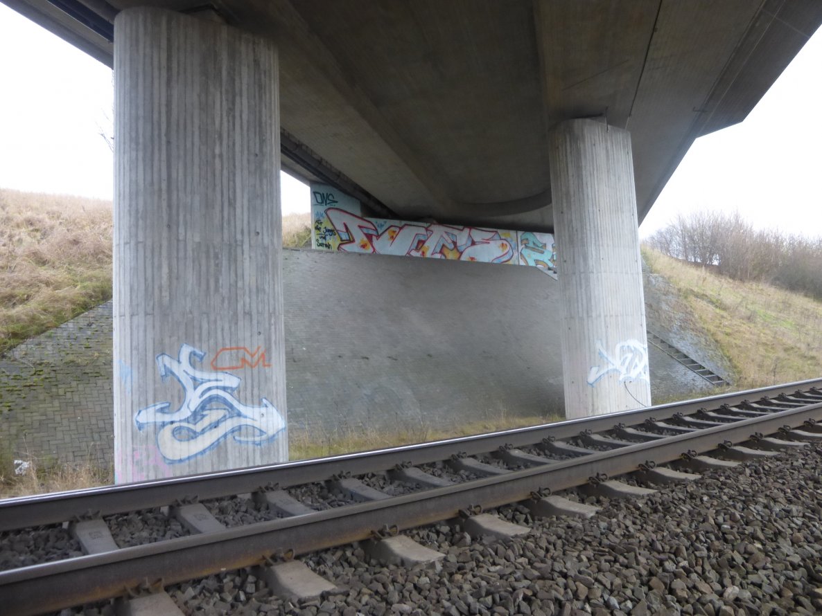 Graffiti Bombing in Cremlingen - Photo by Candyflip - tufs, brauschweig