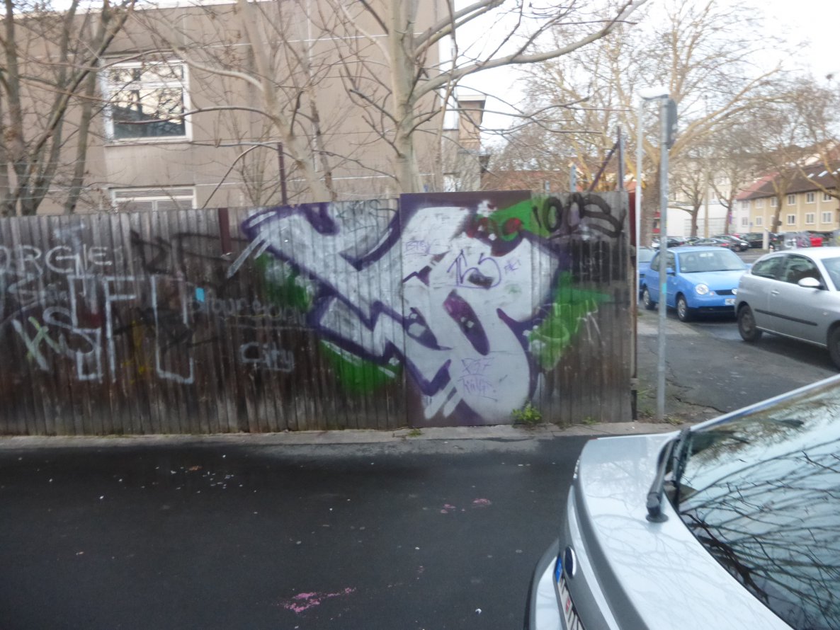 Graffiti Bombing in Brunswick - Photo by Candyflip - ub, ultras, braunschweig