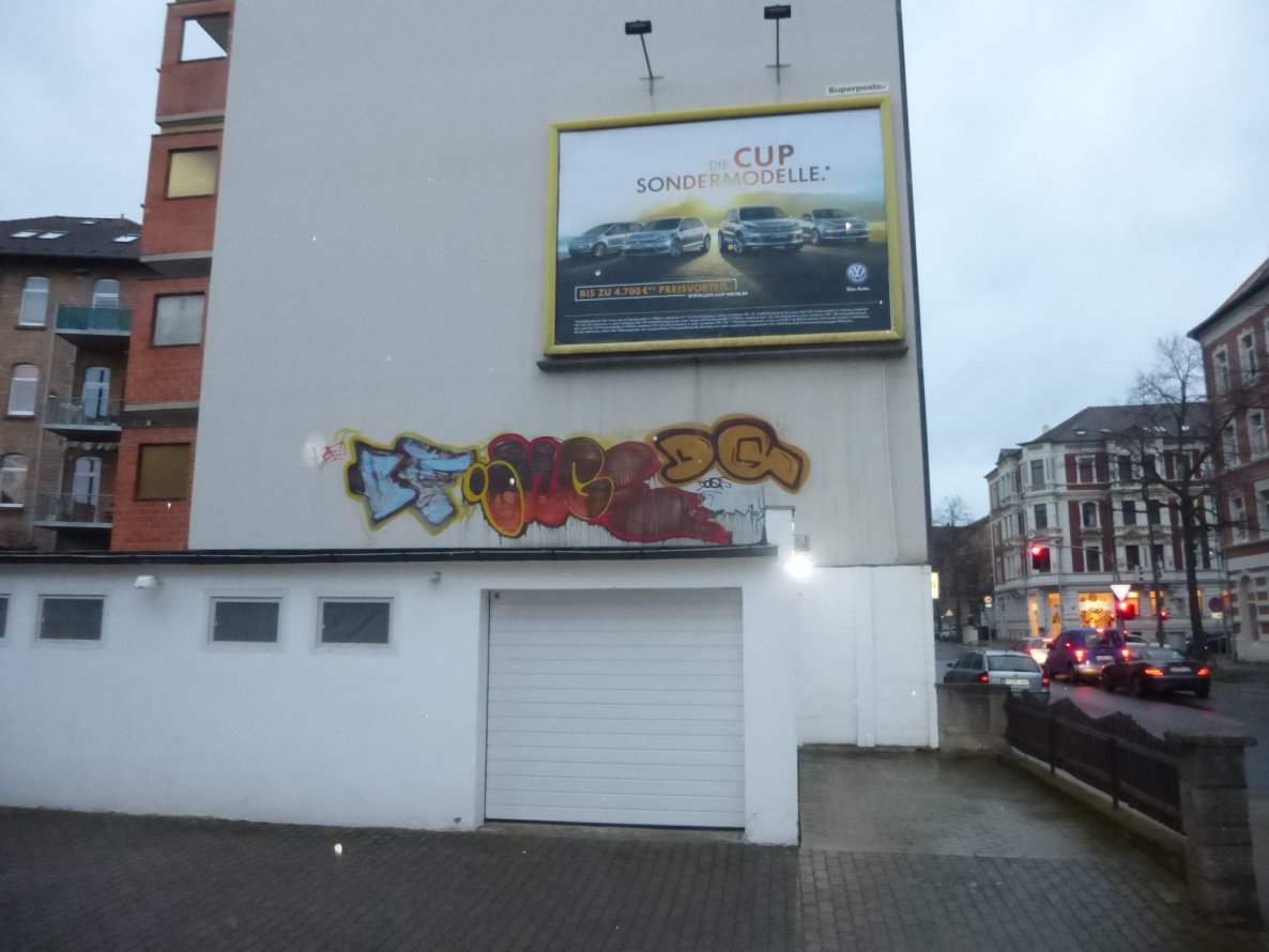 Graffiti Bombing in Brunswick - Photo by Candyflip - bf, dq, doqs