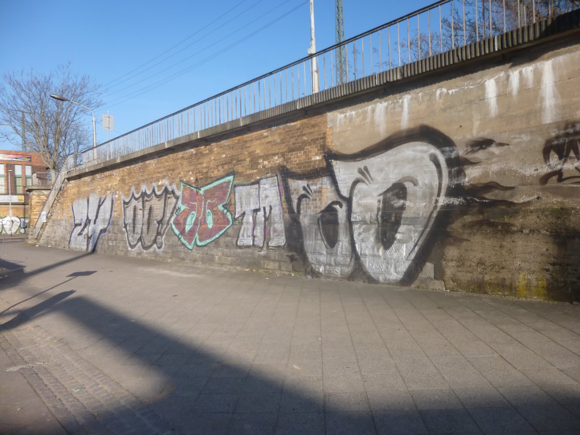 Graffiti Bombing in Magdeburg - Photo by Candyflip - 24, oo, ohoh