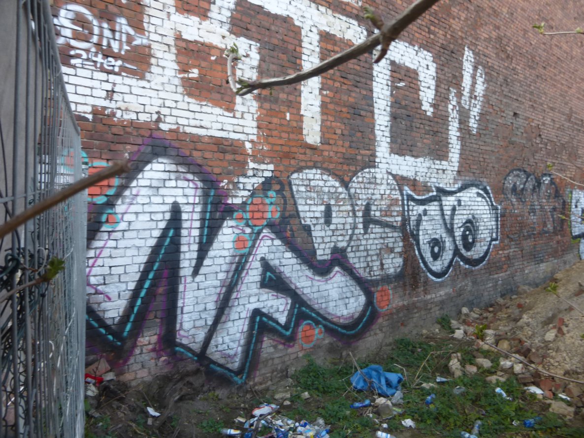 Graffiti Bombing in Magdeburg - Photo by Candyflip - nf, oo, ohoh