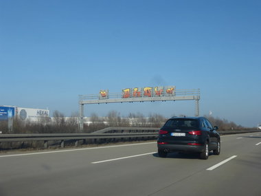 Graffiti Bombing in Barleben - Photo by Candyflip - ohoh, oo, magdeburg