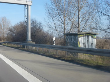 Graffiti Bombing in Barleben - Photo by Candyflip - oo, ohoh, magdeburg