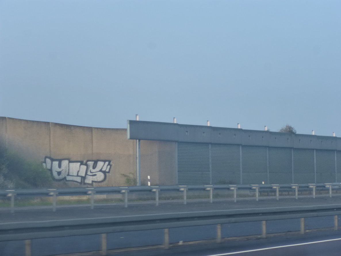 Graffiti Bombing in Königslutter am Elm - Photo by Candyflip - ons, a2, braunschweig