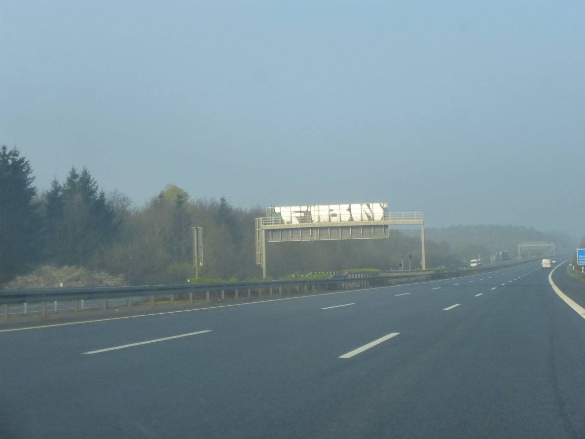 Graffiti Bombing - Photo by Candyflip - fbn, a2, wolfsburg