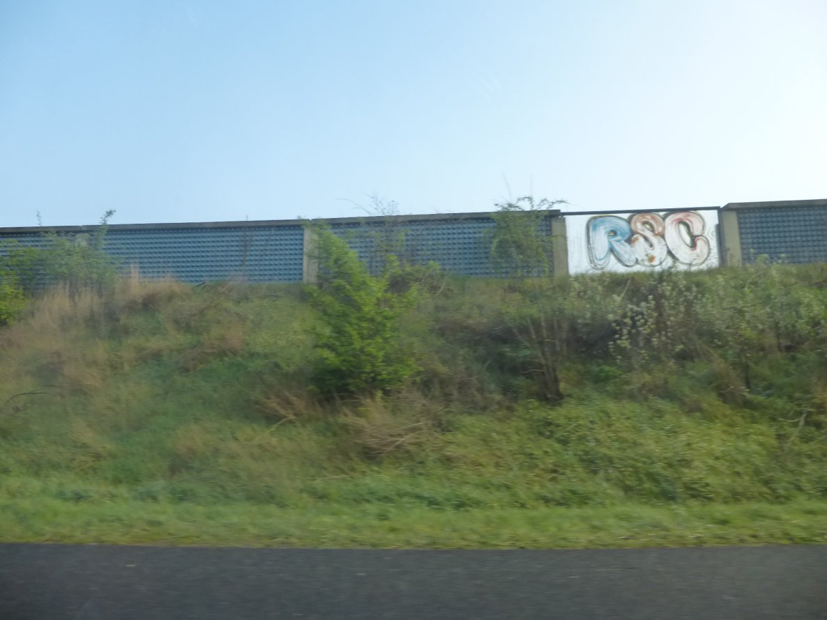 Graffiti Bombing in Brunswick - Photo by Candyflip - rsc, a2, braunschweig