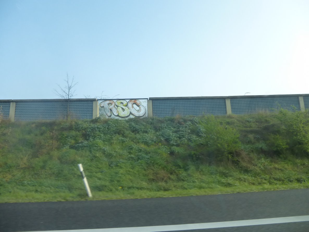 Graffiti Bombing in Brunswick - Photo by Candyflip - rsc, a2, braunschweig