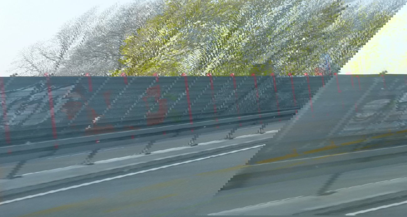 Graffiti Bombing in Hannover - Photo by Candyflip - tgb, hannover