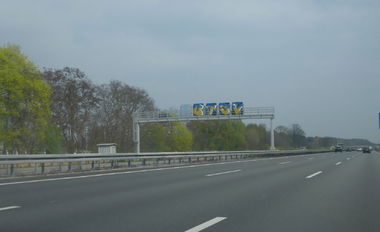 Graffiti Bombing in Brunswick - Photo by Candyflip - btsv, a2, braunschweig