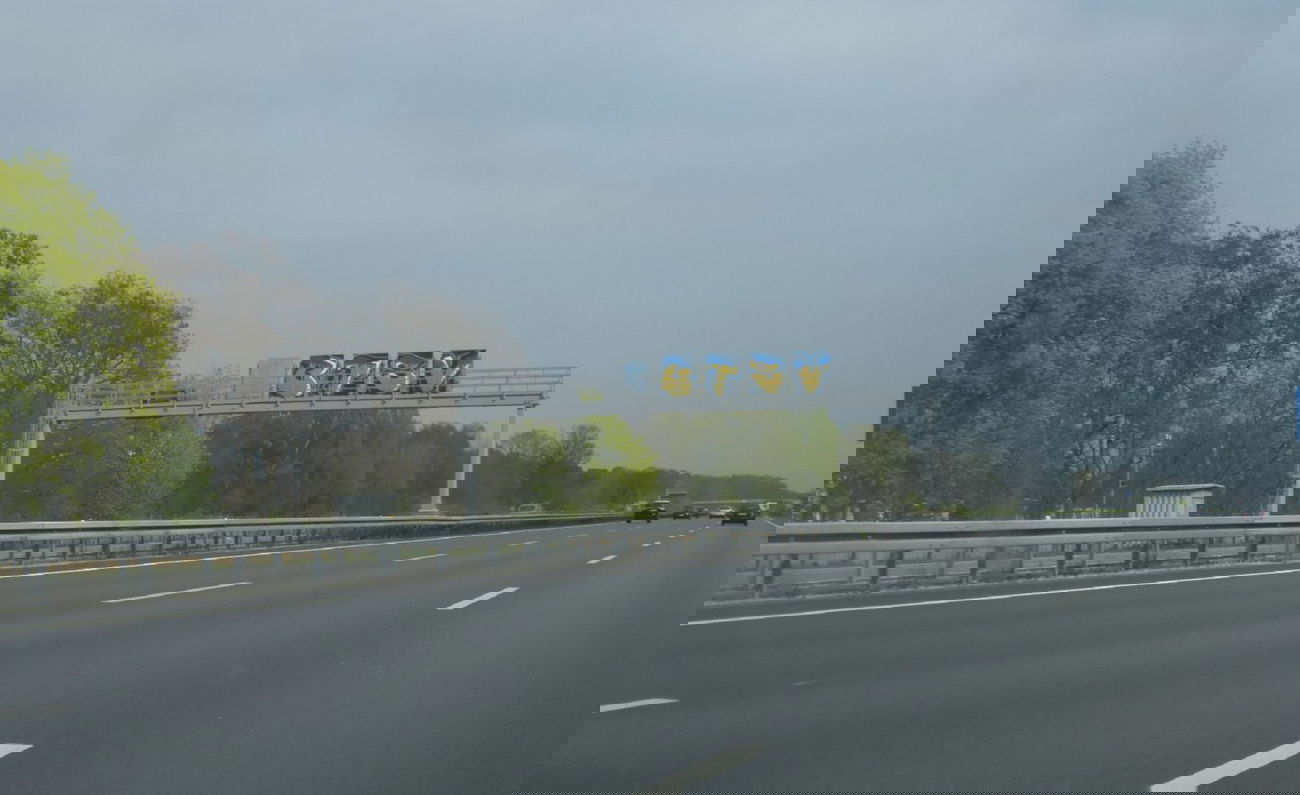 Graffiti Bombing in Brunswick - Photo by Candyflip - btsv, a2, braunschweig