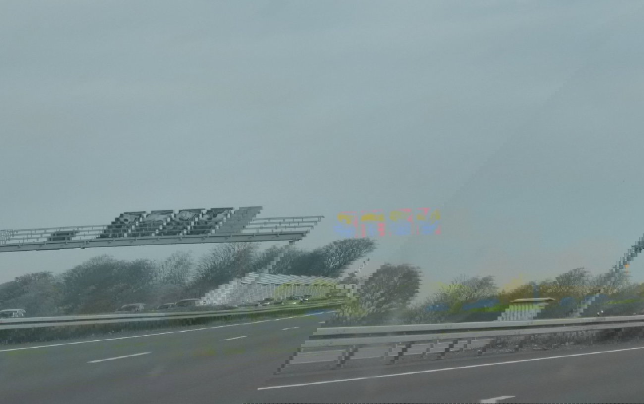 Graffiti Bombing in Lehre - Photo by Candyflip - btsv, a2, braunschweig