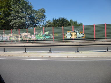 Graffiti Bombing in Hannover - Photo by Candyflip - tgb, obl, hannover
