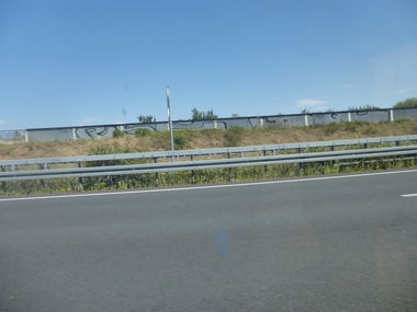 Graffiti Bombing in Brunswick - Photo by Candyflip - rsc, dq, braunschweig