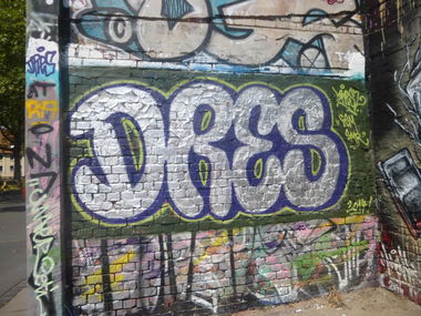 Graffiti Wall in Brunswick - Photo by Candyflip - dres, gsm, smr (2014)